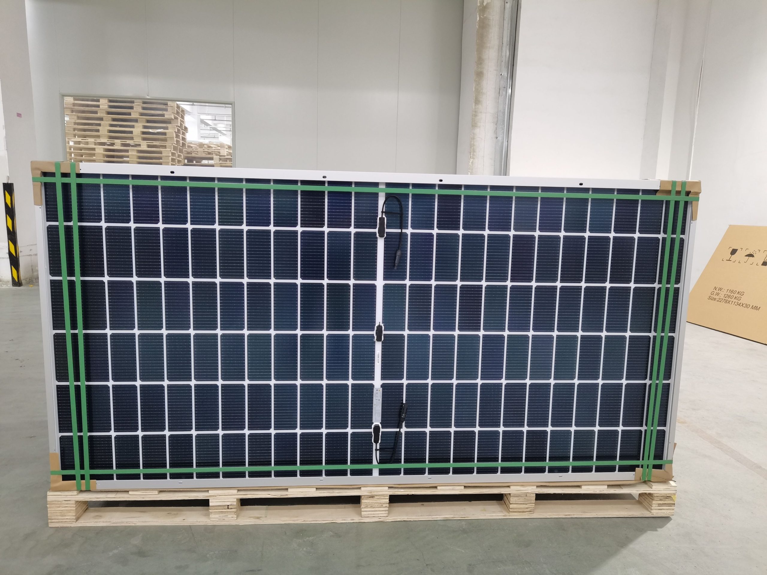 The above is a picture of 580W N Type double glass solar panel 1